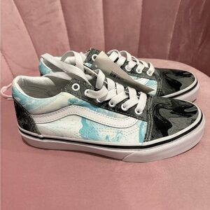 Kid’s Vans skate shoes